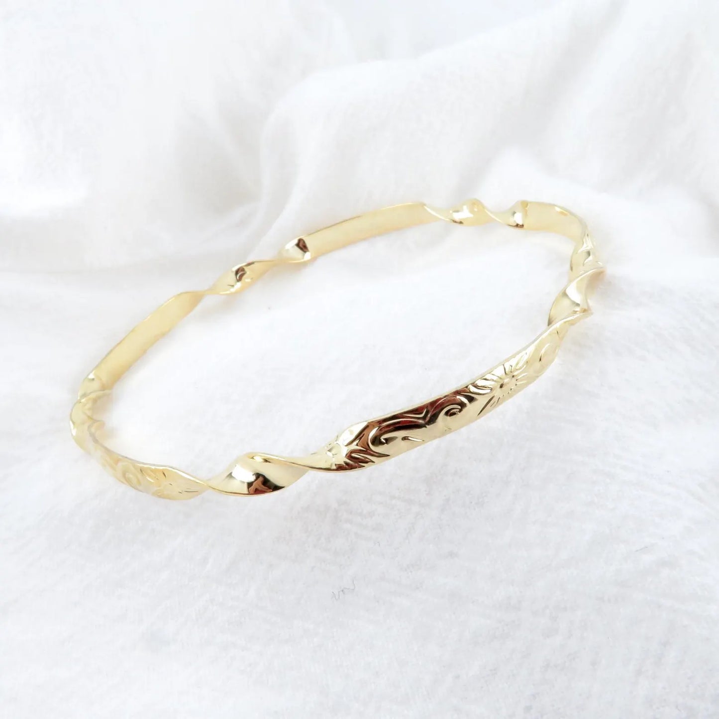 Floral Scroll 5mm Twist Bangle - XB462