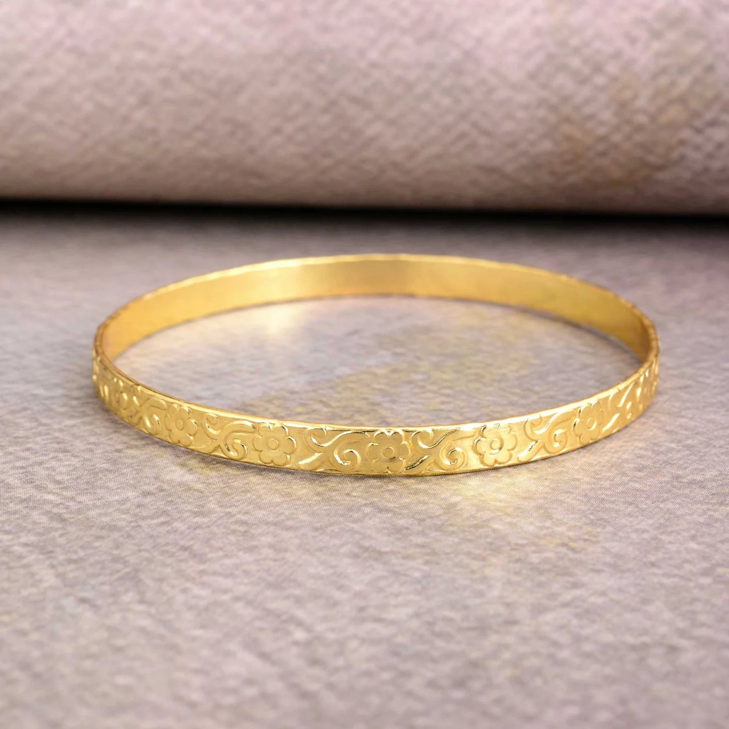 5mm Daisy Flower Bangle - XB432