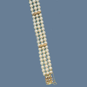 7.5" Triple Strand Mallorca Pearl Bracelet - X6019