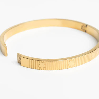 5mm Ribbed Open & Close Floral Fluted Bangle - XB467